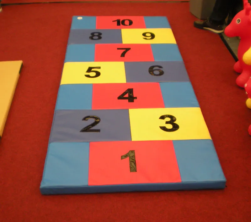 character numeral gym mat for children.webp