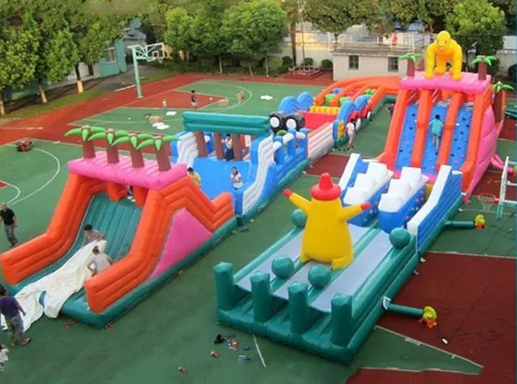 Inflatable land rush pass amusement equipment